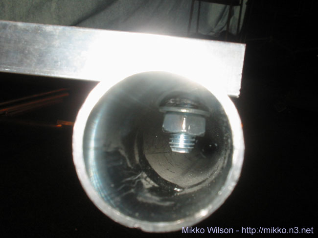 track_bolt_inside